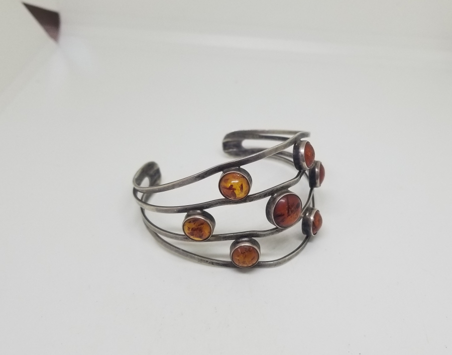 ÖZEL YAPIM FOSİLLİ KEHRİBAR GÜMÜŞ BİLEZİK