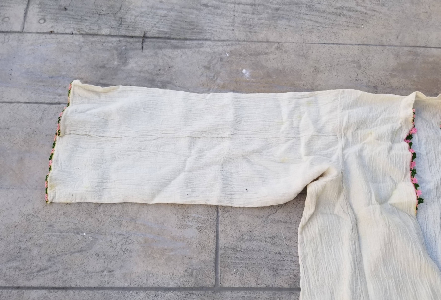 YAKASI VE KOLLARI İĞNE OYALI OSMANLI DÖNEMİ GELİN İÇLİĞİ