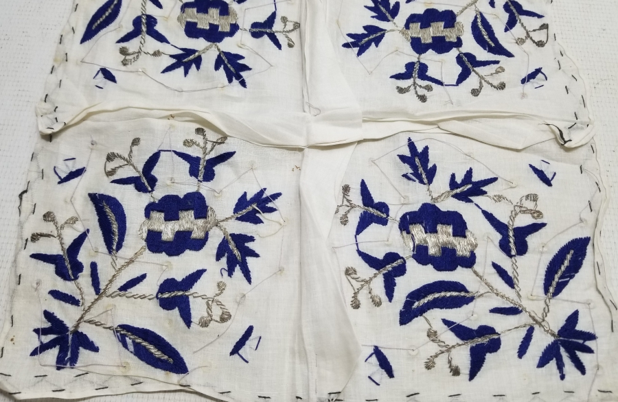 GÜMÜŞ SIRMA VE İPEK İŞLEMELİ GELİN ÇEVRESİ