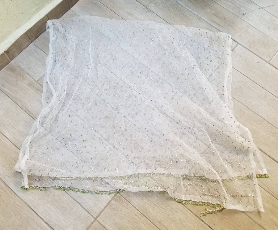 ANTİKA GÜMÜŞ TELKIRMA İŞÇİLİKLİ BÜYÜK BOY GELİN ÖRTÜSÜ