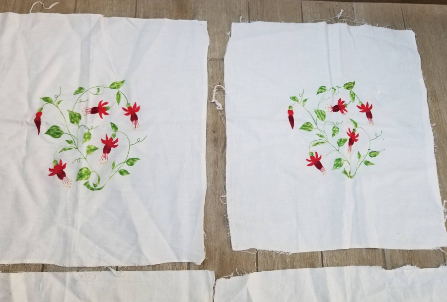 ÜZERLERİ İŞLEMELİ ANTİKA MENDİL LOTU