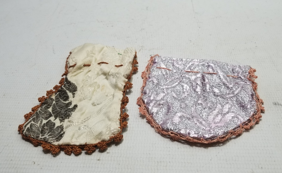 OSMANLI DÖNEMİ ELMASİYE KUMAŞTAN YAPILMIŞ İKİ ADET KESE