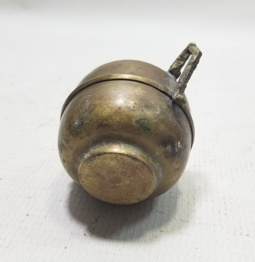 ÇAYDANLIK FORMUNDA YAPILMIŞ ANTİKA PİRİNÇ VAZO