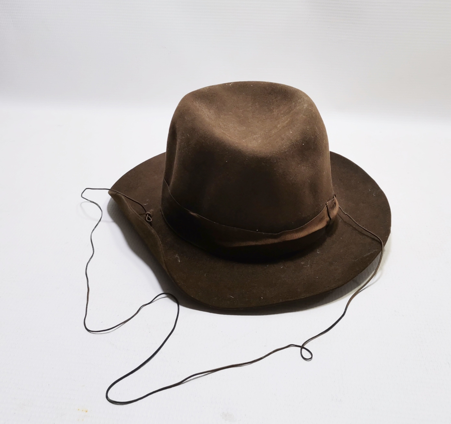 CUMHURİYET BAŞLARI LEVANTEN ÇUHA FÖTR