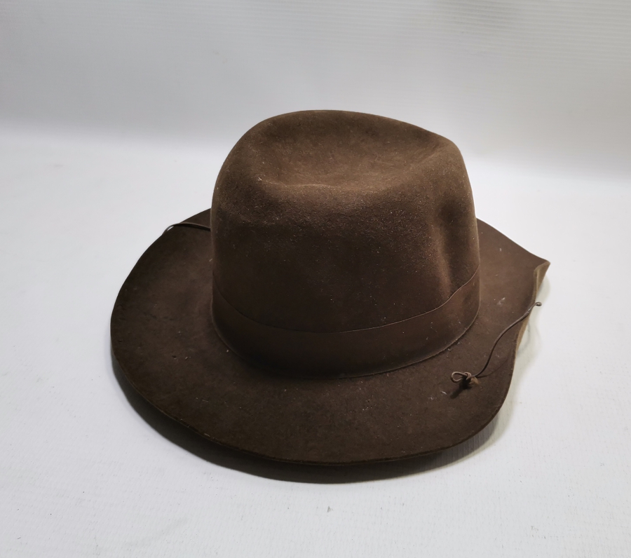 CUMHURİYET BAŞLARI LEVANTEN ÇUHA FÖTR