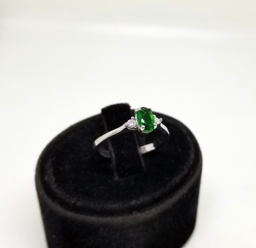 ZÜMRÜT VE PIRLANTA TAŞLI YÜZÜK