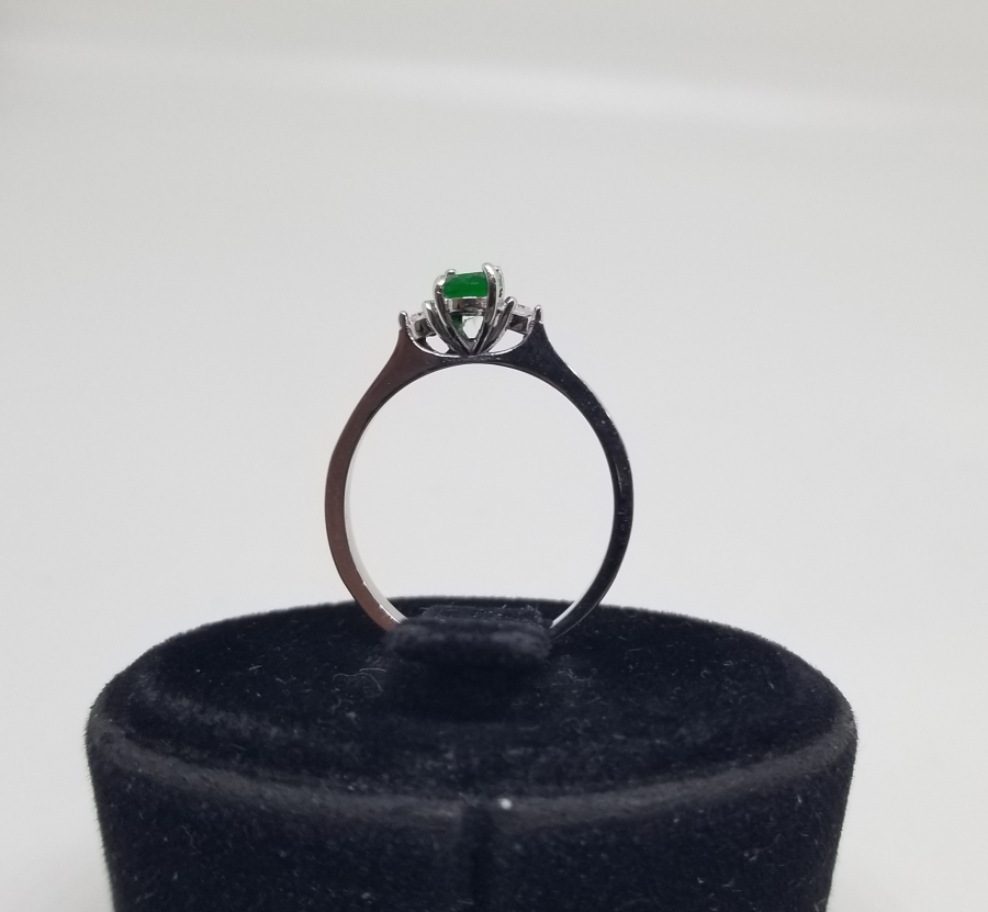 ZÜMRÜT VE PIRLANTA TAŞLI YÜZÜK