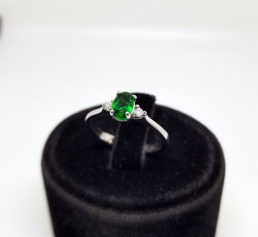 ZÜMRÜT VE PIRLANTA TAŞLI YÜZÜK