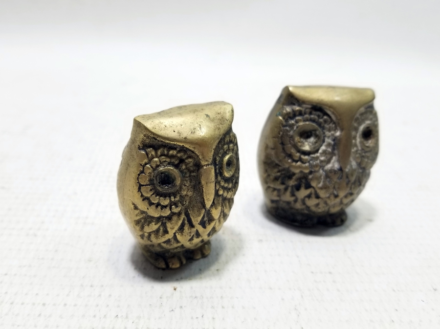 İKİ ADET DEKORATİF PİRİNÇ BAYKUŞ FİGÜRÜ