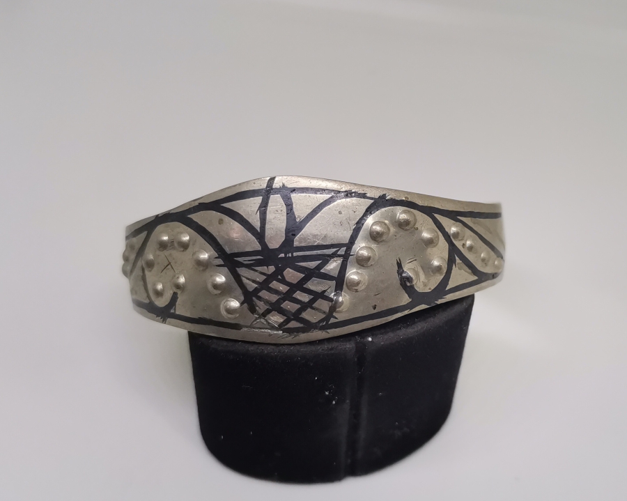 LALE MOTİFLİ VE SAVAT İŞÇİLİKLİ ANTİKA BİLEZİK