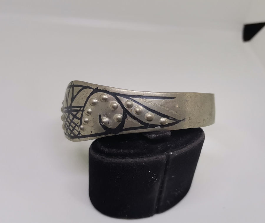 LALE MOTİFLİ VE SAVAT İŞÇİLİKLİ ANTİKA BİLEZİK