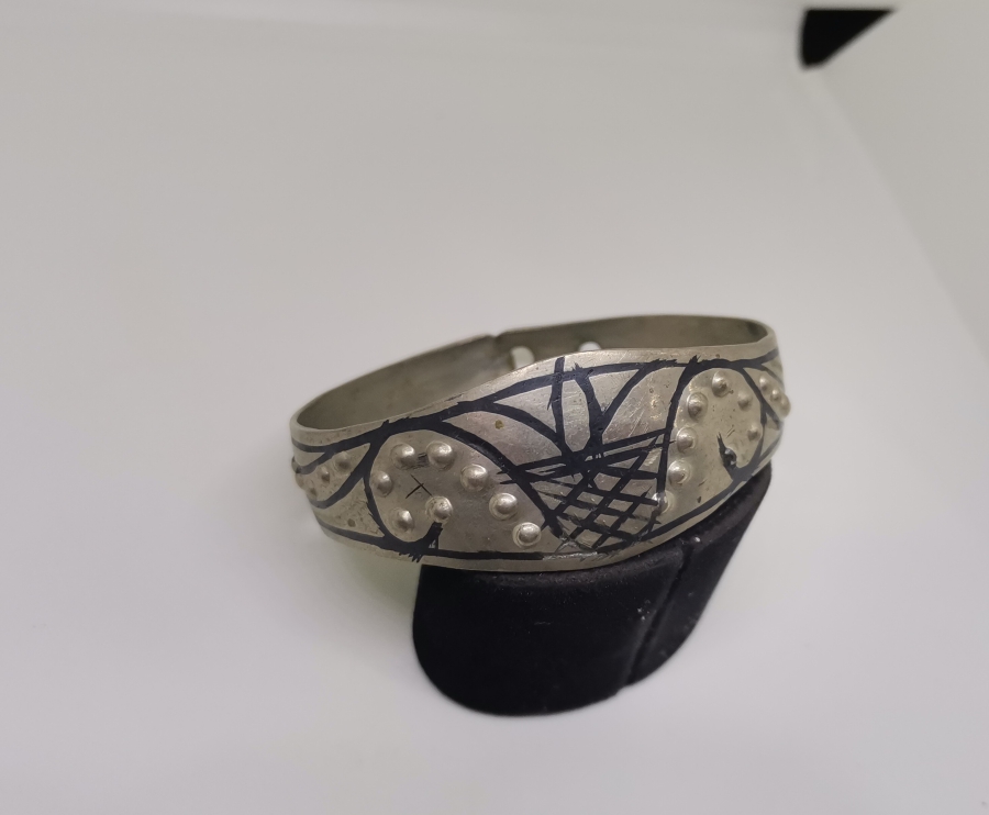 LALE MOTİFLİ VE SAVAT İŞÇİLİKLİ ANTİKA BİLEZİK