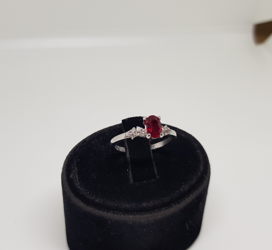 YAKUT VE PIRLANTA TAŞLI YÜZÜK