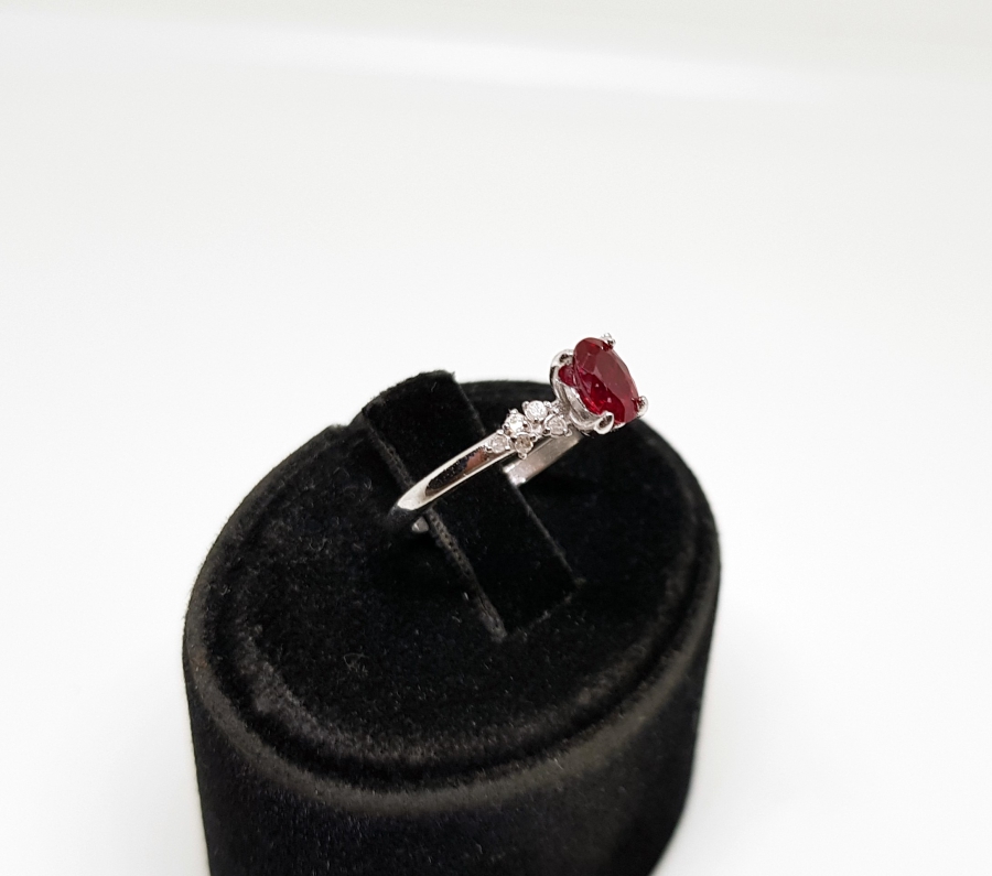 YAKUT VE PIRLANTA TAŞLI YÜZÜK