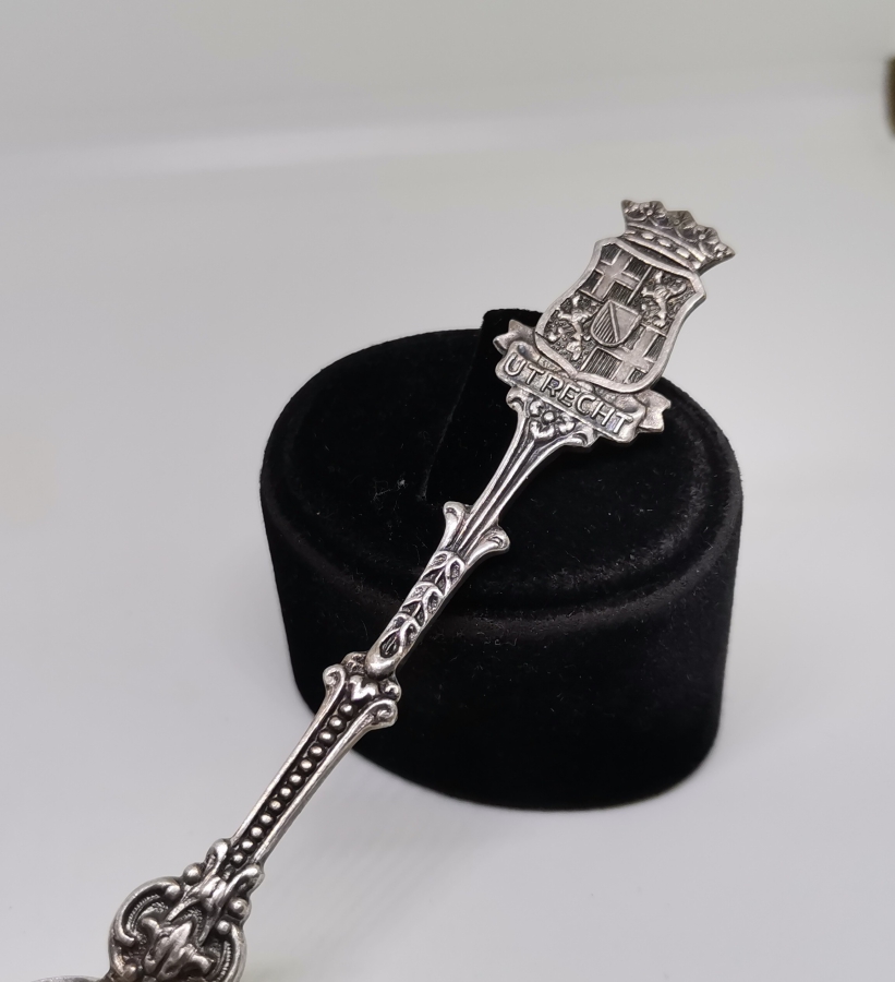 KABARTMA İŞÇİLİKLİ GÜMÜŞ KAPLAMA ANTİKA KAŞIK