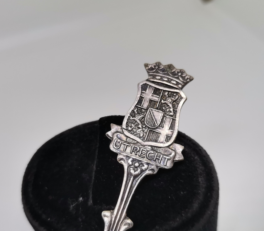 KABARTMA İŞÇİLİKLİ GÜMÜŞ KAPLAMA ANTİKA KAŞIK