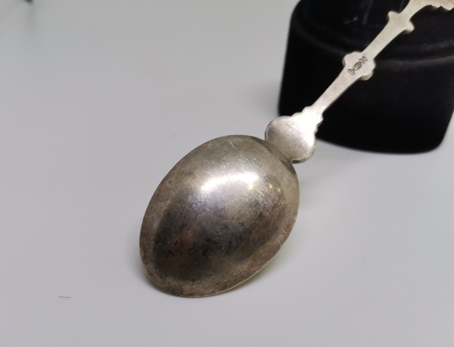 KABARTMA İŞÇİLİKLİ GÜMÜŞ KAPLAMA ANTİKA KAŞIK