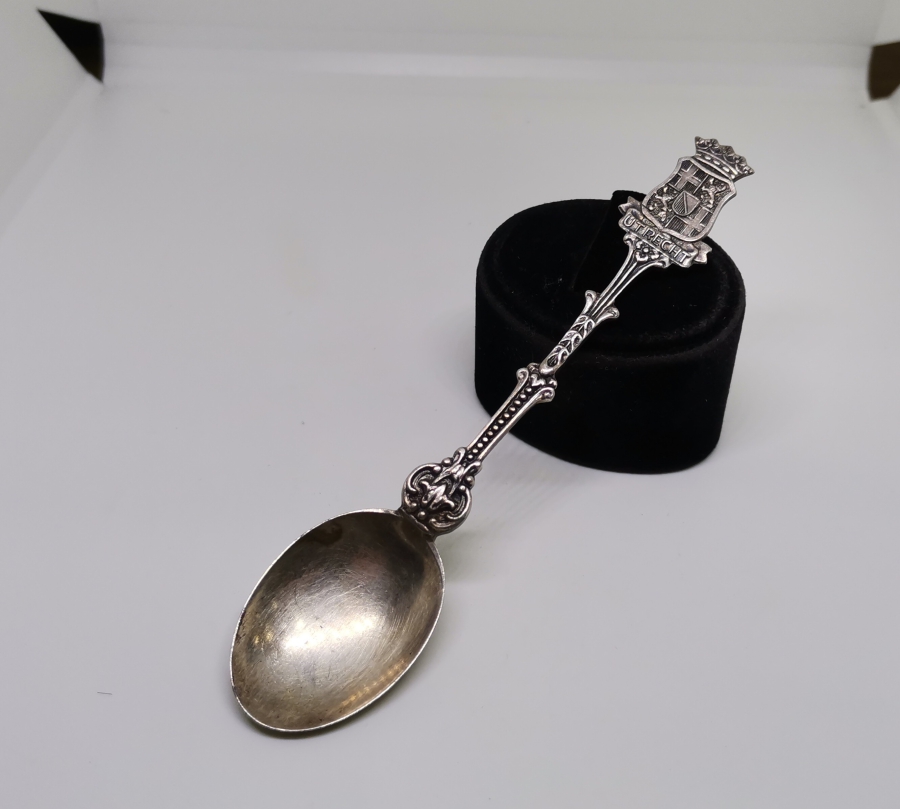 KABARTMA İŞÇİLİKLİ GÜMÜŞ KAPLAMA ANTİKA KAŞIK