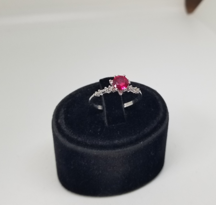 YAKUT VE PIRLANTA TAŞLI TEK TAŞ MODEL YÜZÜK