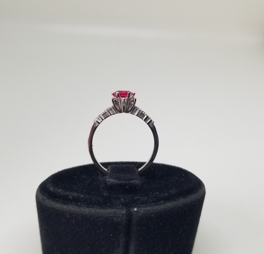 YAKUT VE PIRLANTA TAŞLI TEK TAŞ MODEL YÜZÜK