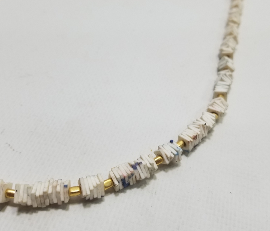 DOĞAL TAŞLARLA SÜSLÜ ANTİKA KOLYE