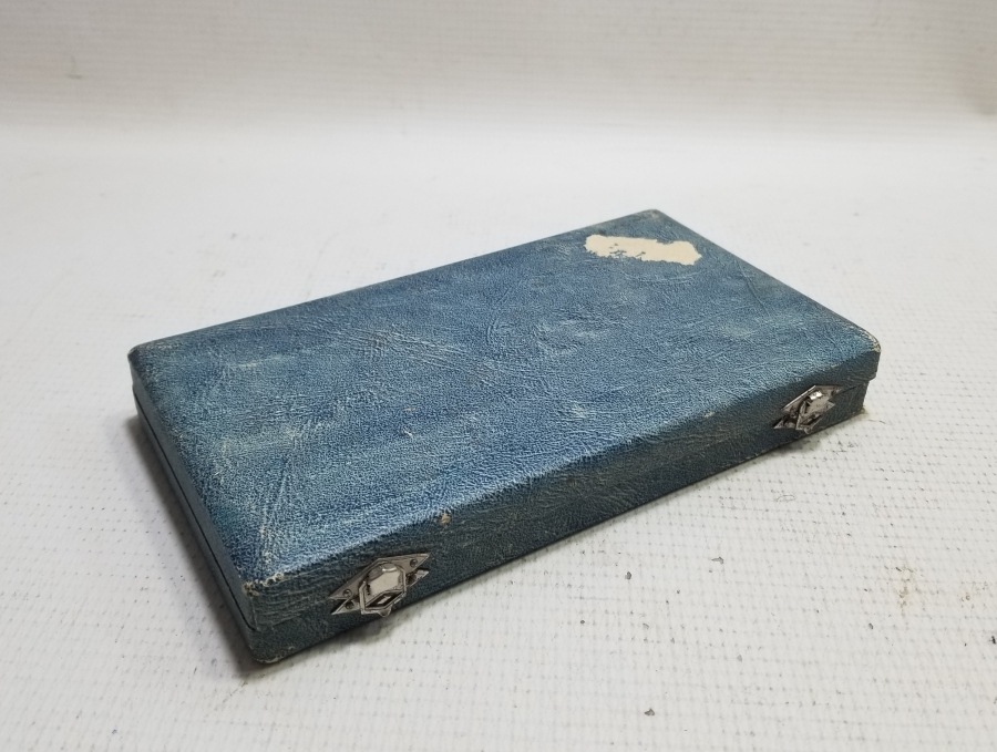 ORİJİNAL KUTUSUNDA ANTİKA TERZİ TAKIMI