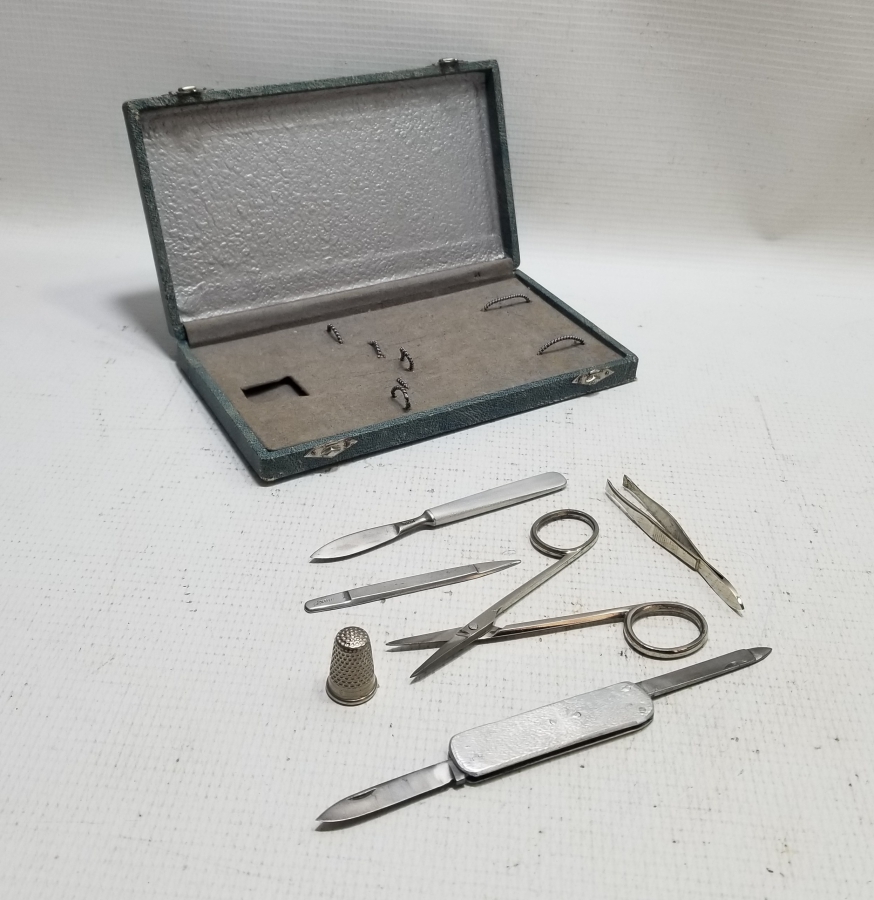 ORİJİNAL KUTUSUNDA ANTİKA TERZİ TAKIMI