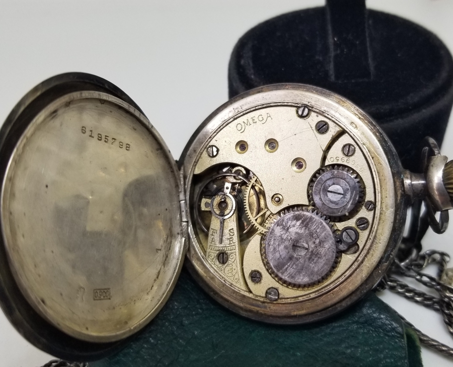 ORİJİNAL GÜMÜŞ KÖSTEĞİYLE KURMALI OMEGA CEP SAATİ