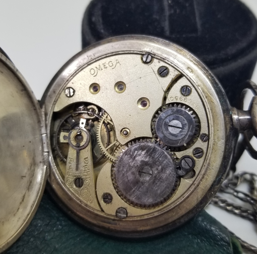 ORİJİNAL GÜMÜŞ KÖSTEĞİYLE KURMALI OMEGA CEP SAATİ