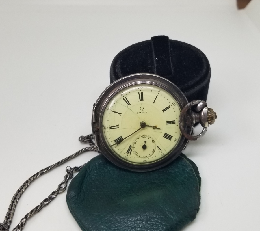 ORİJİNAL GÜMÜŞ KÖSTEĞİYLE KURMALI OMEGA CEP SAATİ