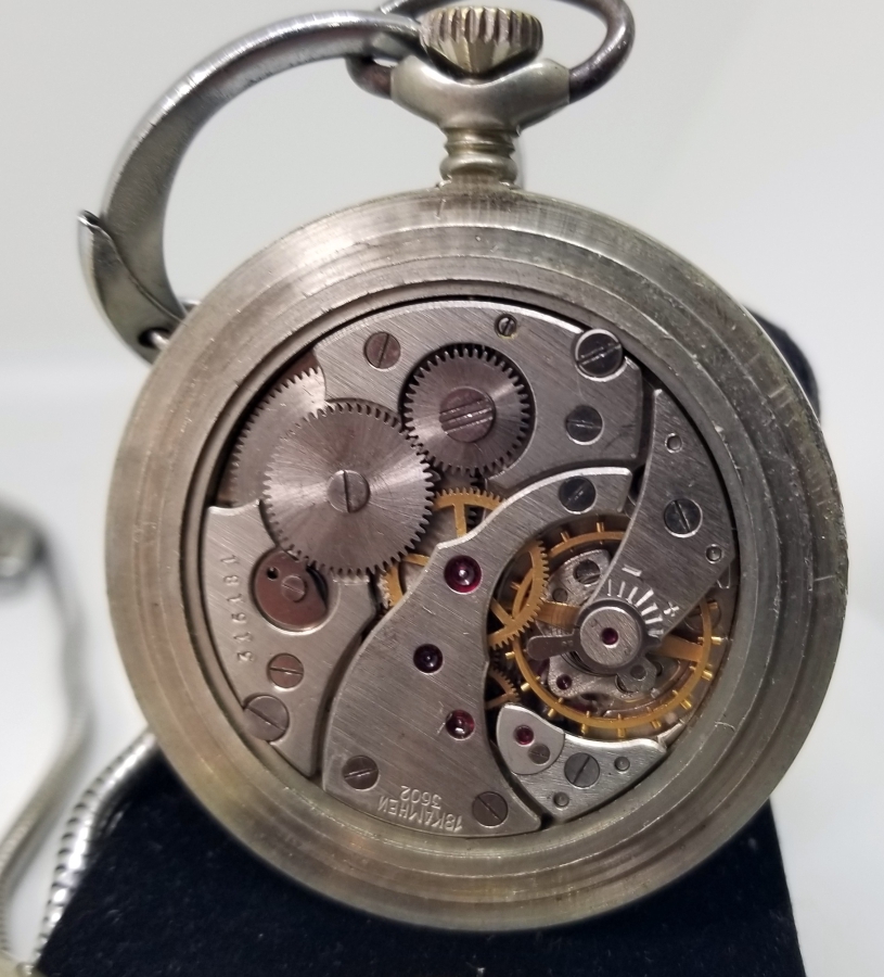 ORİJİNAL KÖSTEĞİYLE ARKASI TRENLİ SERKİSOF MARKA KURMALI CEP SAATİ