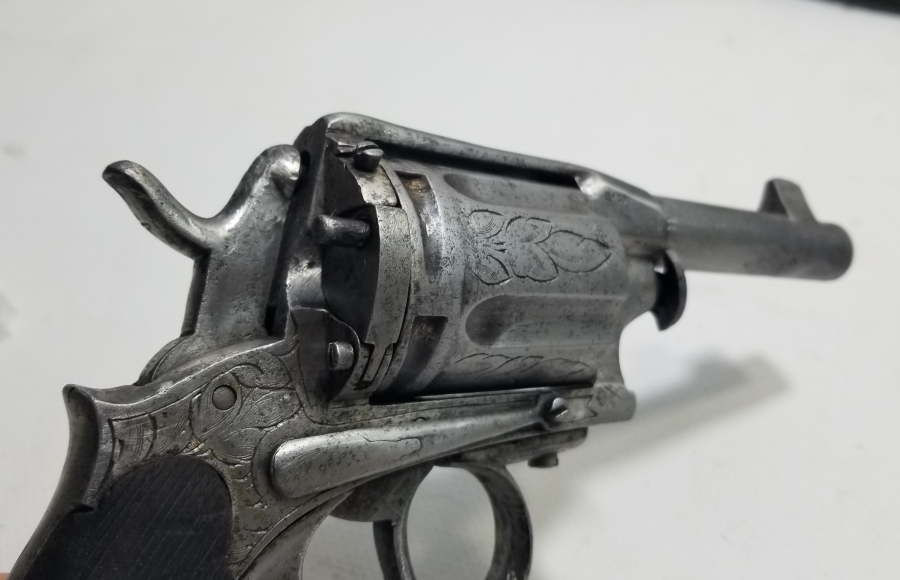 OSMANLI DÖNEMİ ÜZERİ İŞLEMELİ KARADAĞLI SUBAY TABANCASI