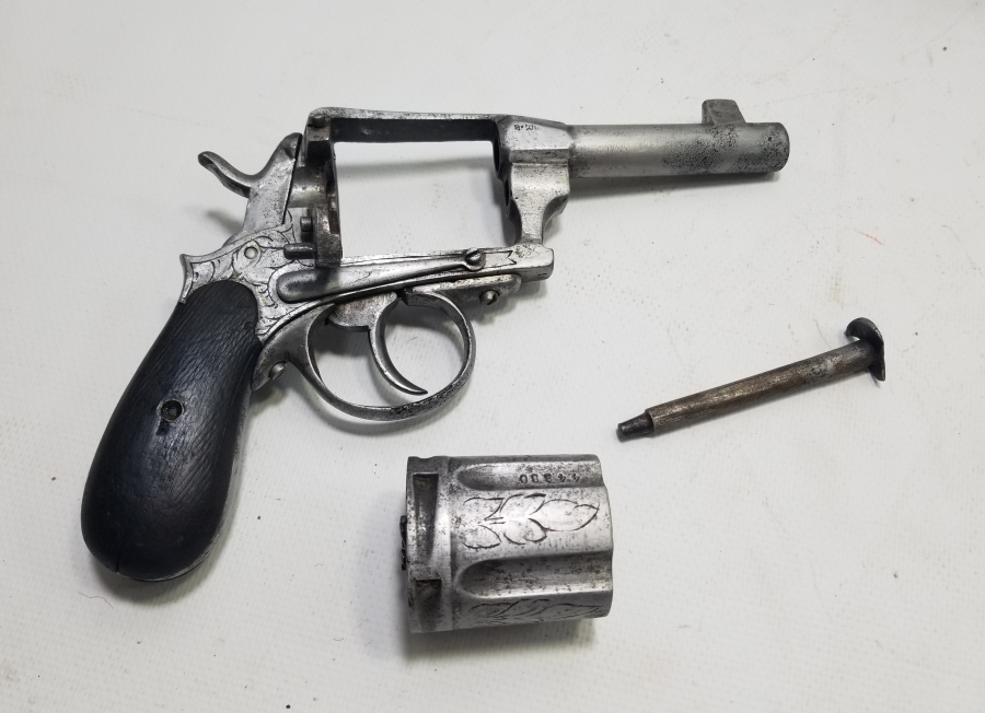 OSMANLI DÖNEMİ ÜZERİ İŞLEMELİ KARADAĞLI SUBAY TABANCASI