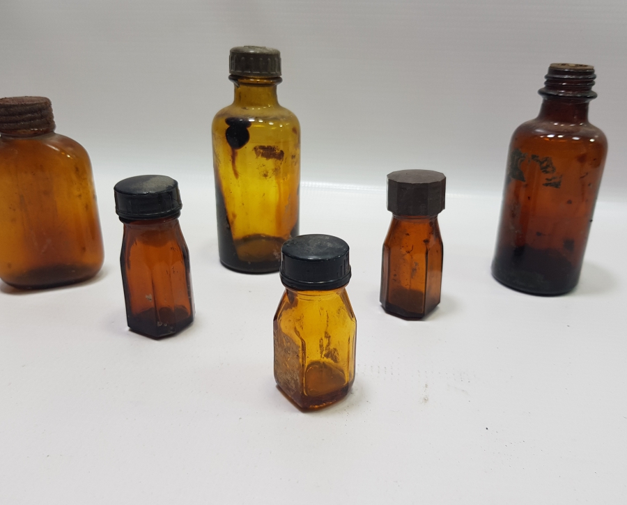 ECZACILIK TARİHİ - ANTİKA CAM İLAÇ ŞİŞESİ LOTU