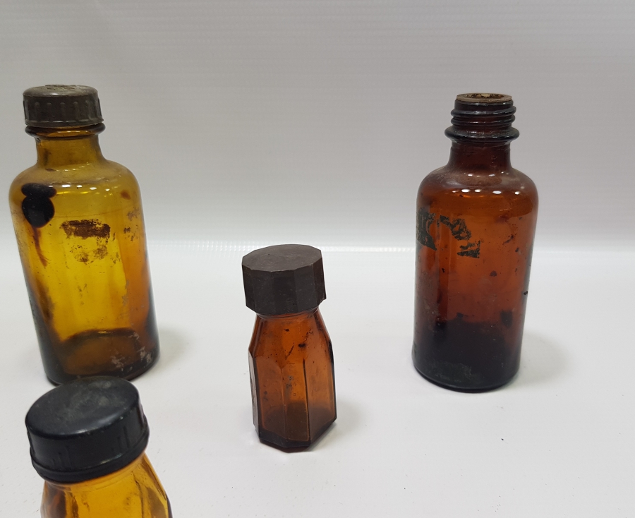 ECZACILIK TARİHİ - ANTİKA CAM İLAÇ ŞİŞESİ LOTU