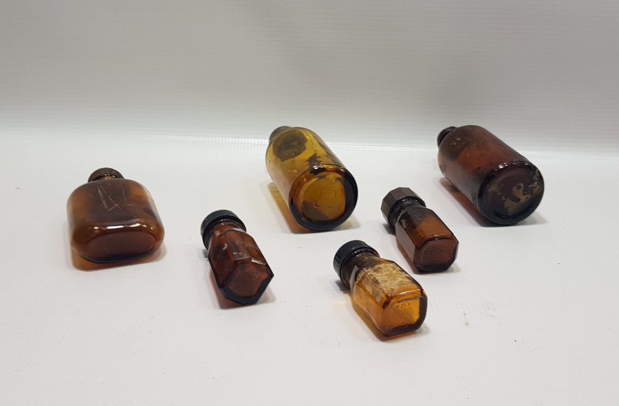 ECZACILIK TARİHİ - ANTİKA CAM İLAÇ ŞİŞESİ LOTU