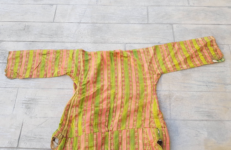 OSMANLI DÖNEMİ HEREKE YAPIMI YÜKSEK KONDİSYONDA İPEK ÜÇ ETEK