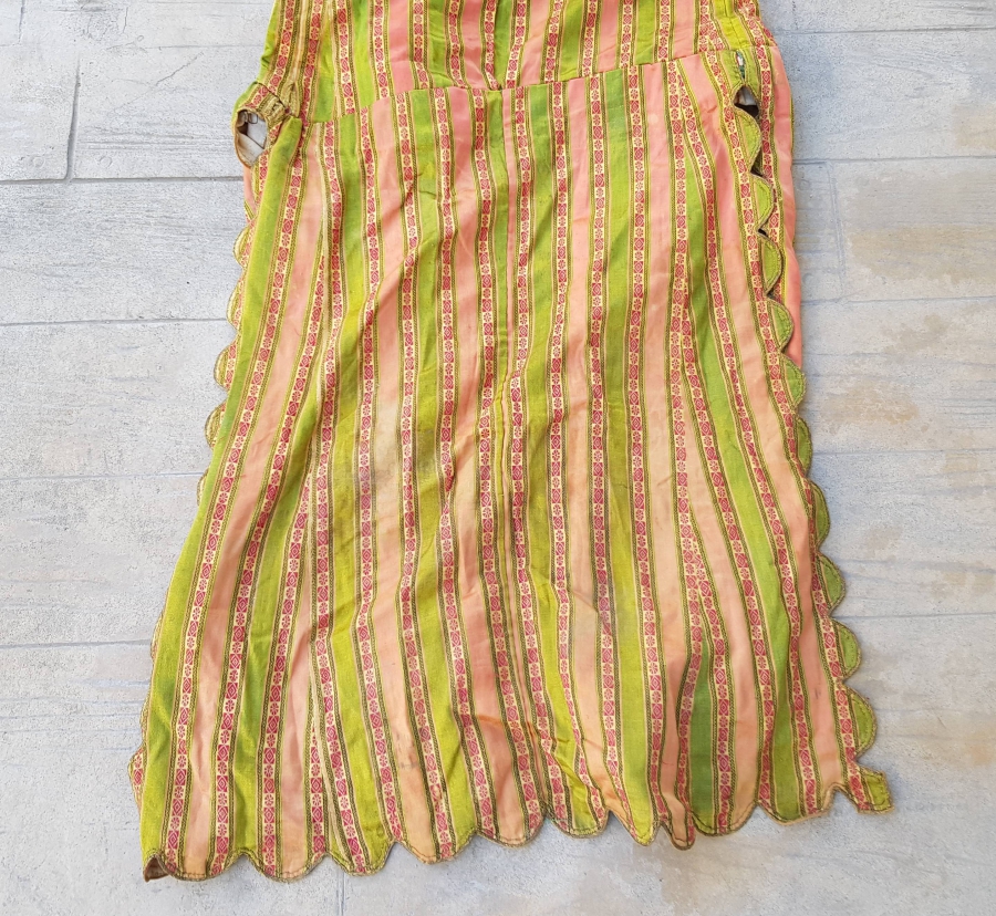 OSMANLI DÖNEMİ HEREKE YAPIMI YÜKSEK KONDİSYONDA İPEK ÜÇ ETEK