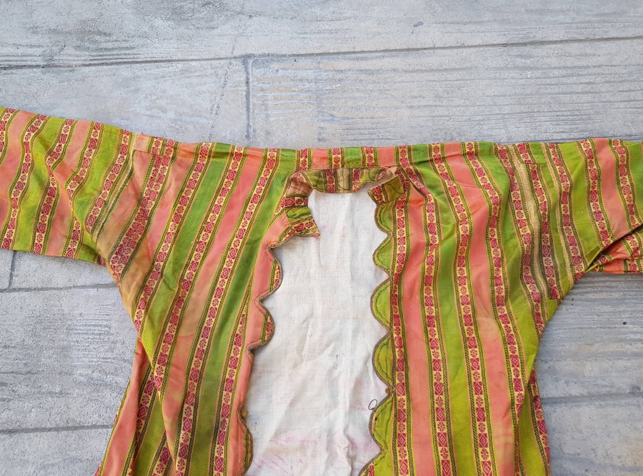 OSMANLI DÖNEMİ HEREKE YAPIMI YÜKSEK KONDİSYONDA İPEK ÜÇ ETEK