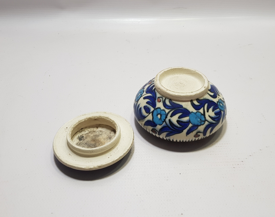 KÜTAHYA İŞİ EL BOYAMA ANTİKA KAPAKLI BERBER PAMUKLUĞU