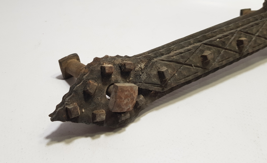 OSMANLI DÖNEMİ ÜZERİ KABARALI DEV BOY HAN KAPISI PERÇİNİ