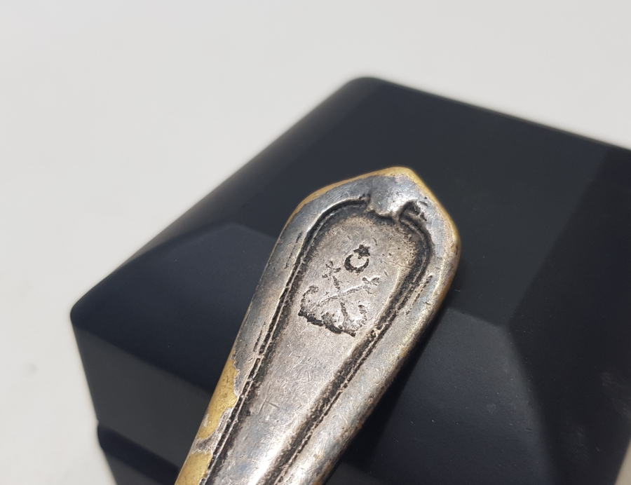 ÜZERİ AY YILDIZLI VE DENİZCİ ÇIPALI OSMANLI DÖNEMİ GÜMÜŞ KAPLAMA KAŞIK