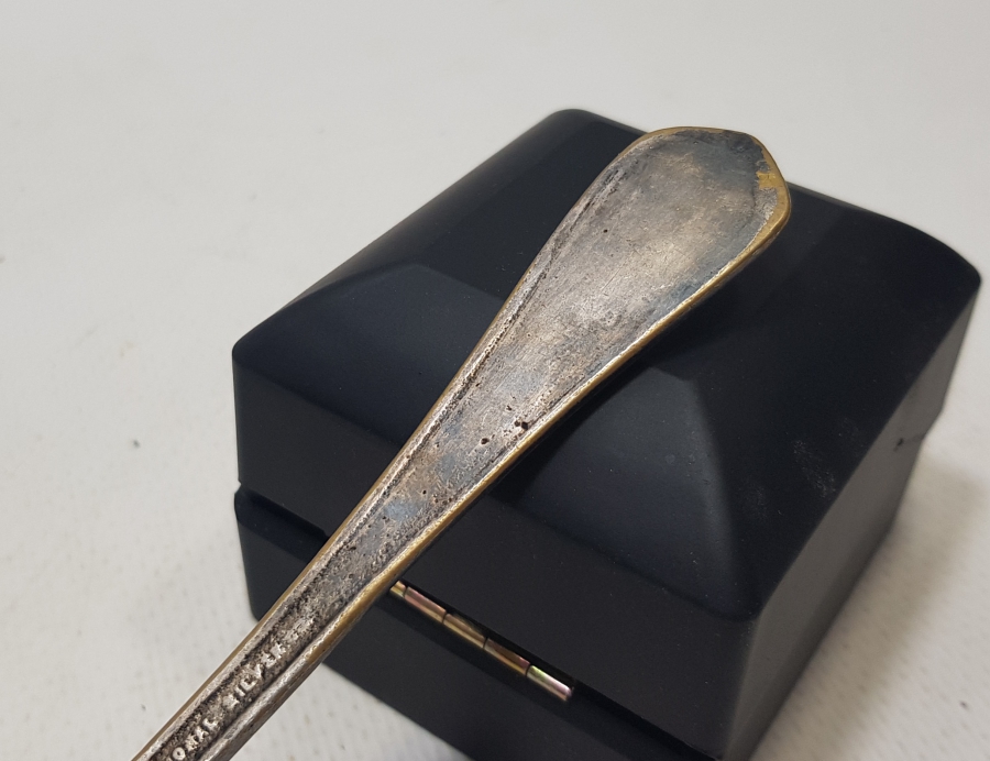 ÜZERİ AY YILDIZLI VE DENİZCİ ÇIPALI OSMANLI DÖNEMİ GÜMÜŞ KAPLAMA KAŞIK