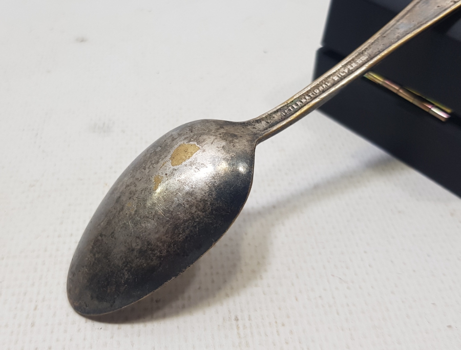 ÜZERİ AY YILDIZLI VE DENİZCİ ÇIPALI OSMANLI DÖNEMİ GÜMÜŞ KAPLAMA KAŞIK