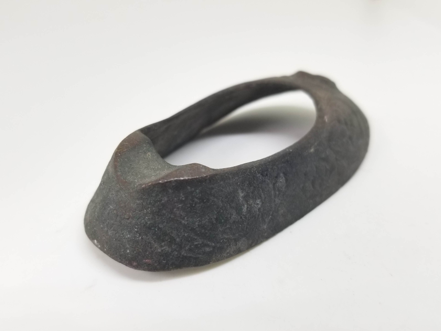 ÜZERİ AY YILDIZ FİGÜRLÜ VE KABARTMA İŞÇİLİKLİ METAL OBJE