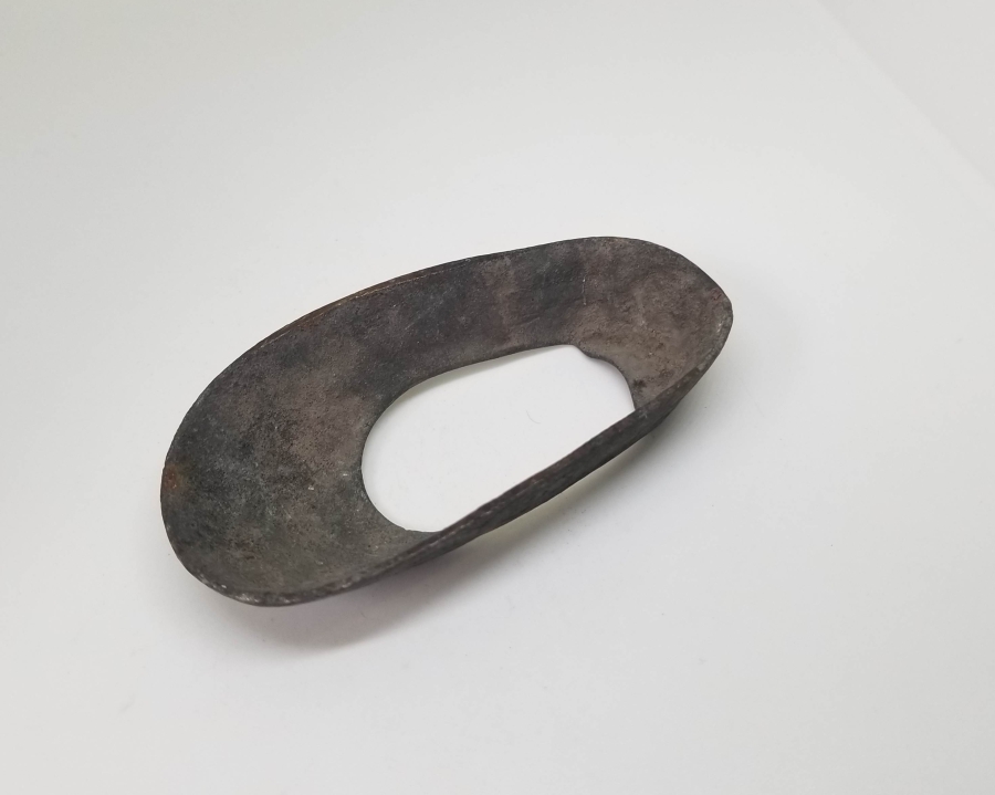 ÜZERİ AY YILDIZ FİGÜRLÜ VE KABARTMA İŞÇİLİKLİ METAL OBJE