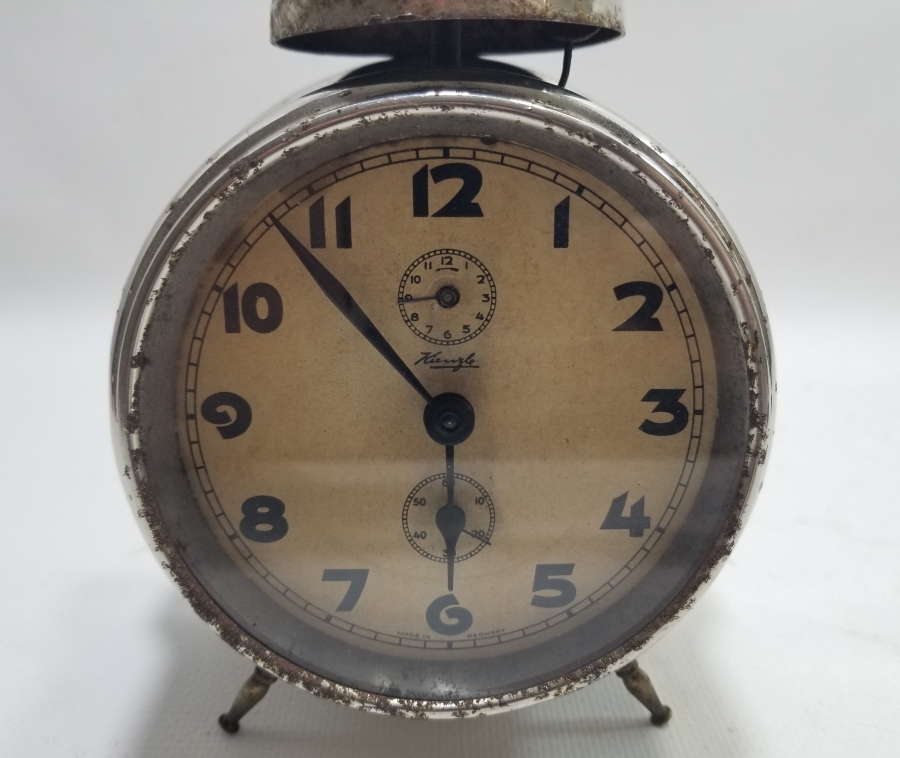 ANTİKA KURMALI MASA SAATİ