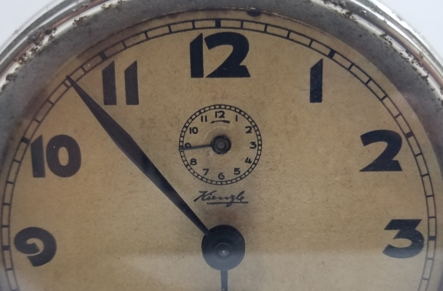 ANTİKA KURMALI MASA SAATİ