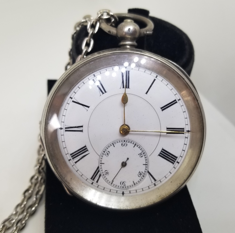 NADİR FORMDA GÜMÜŞ KASA İNGİLİZ YAPIMI KURMALI CEP SAATİ