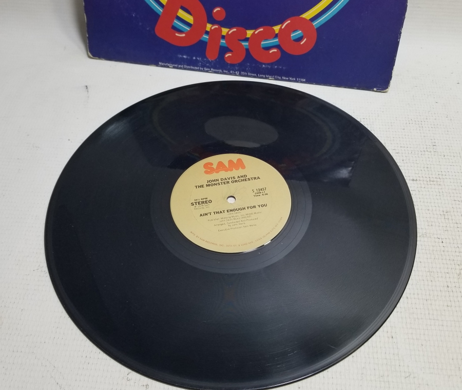 ORİJİNAL KABINDA 35LİK DİSKO MÜZİKLERİ İÇEREN PLAK